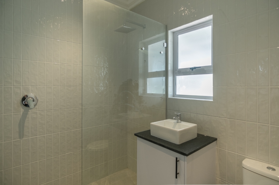 6 Bedroom Property for Sale in Meadowsteads Western Cape